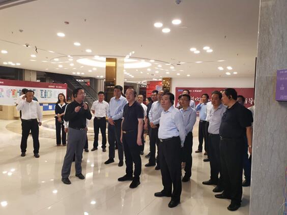 滁州市“三看三比”檢查組蒞臨定遠(yuǎn)紅星美凱龍商場觀摩項目工作