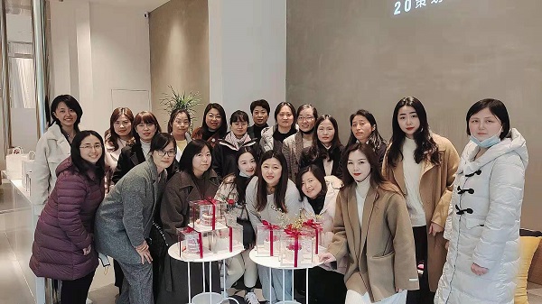 巧手做烘焙，甜蜜好時光——地產(chǎn)集團(tuán)工會舉辦婦女節(jié)主題烘焙活動